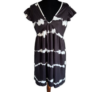Black & white tie dye V-neck dress or coverup size medium